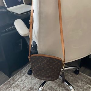 VINTAGE Louis Vuttion drought Crossbody Bag